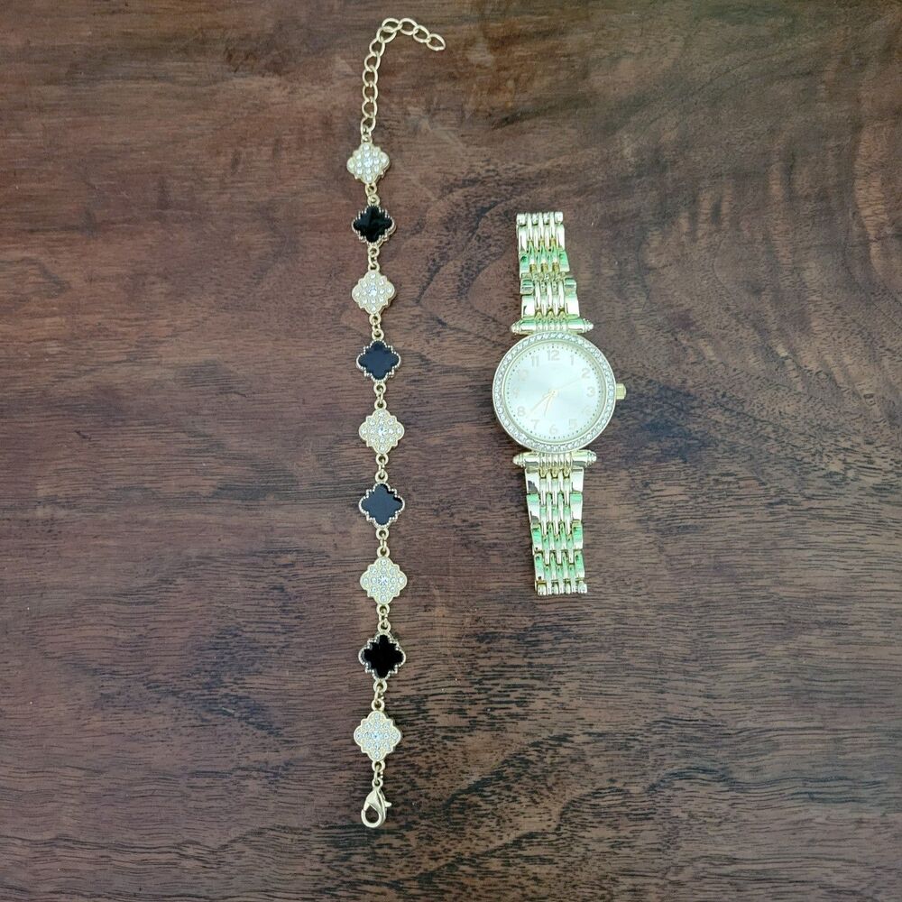 NEW Womens Watch and Bracelet Set